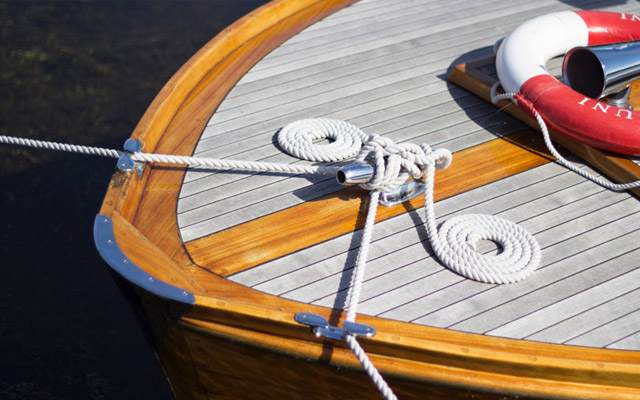 Teak Holz reinigen, pflegen und auffrischen.